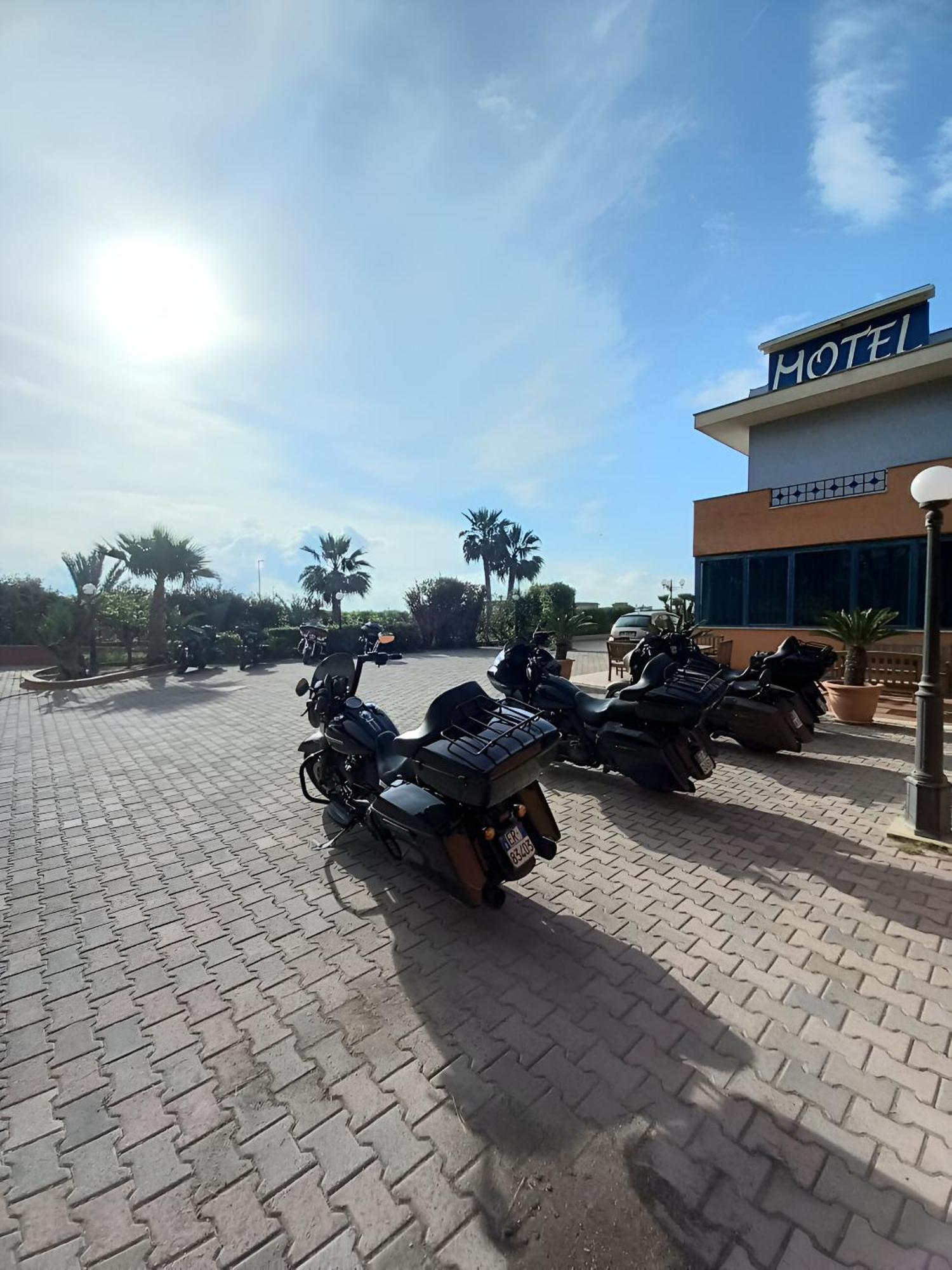 Motel - Hotel Nautico Pozzallo Buitenkant foto