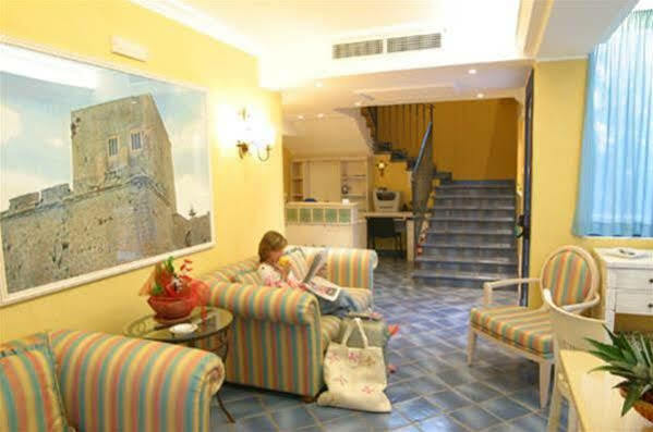 Motel - Hotel Nautico Pozzallo Buitenkant foto